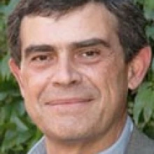 Eduardo Saez headshot